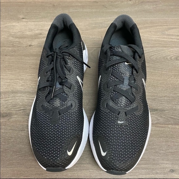Nike | Renew Run Black White Running Sneaker 7 & 8 - Picture 10 of 11